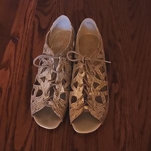 Bella Vita Lace Up Sandals